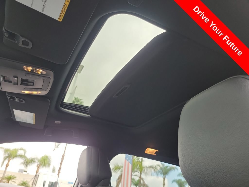 Used 2026 Toyota Sienna XLE Woodland Edition AWD/4WD image 18