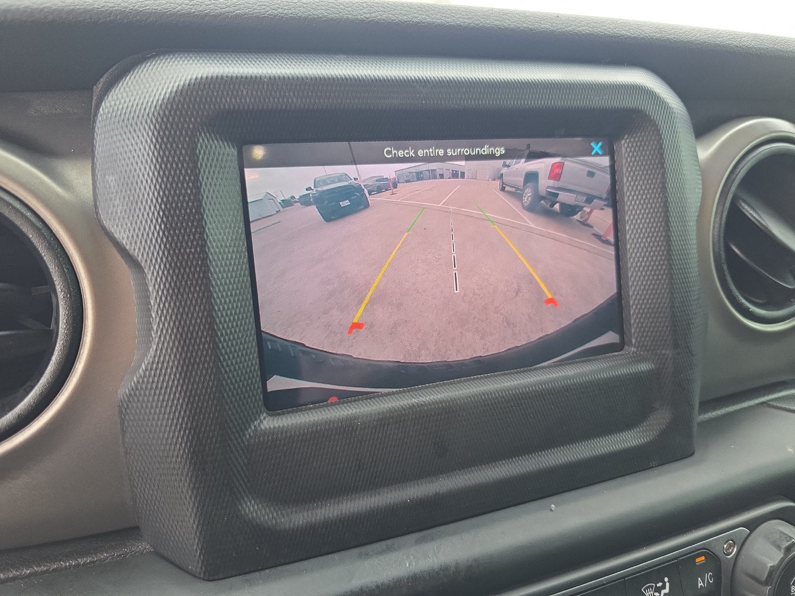 Used 2020 Jeep Wrangler Sport AWD/4WD image 19