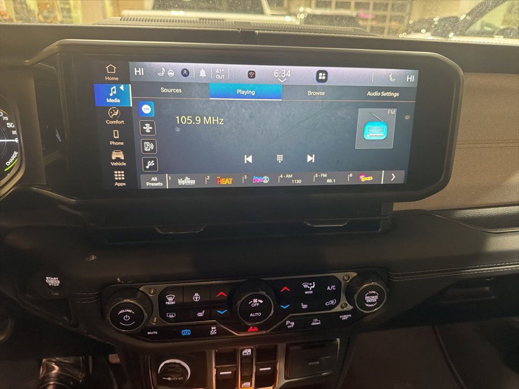 Used 2025 Jeep Wrangler Unlimited Sahara w/ Safety Group image 9