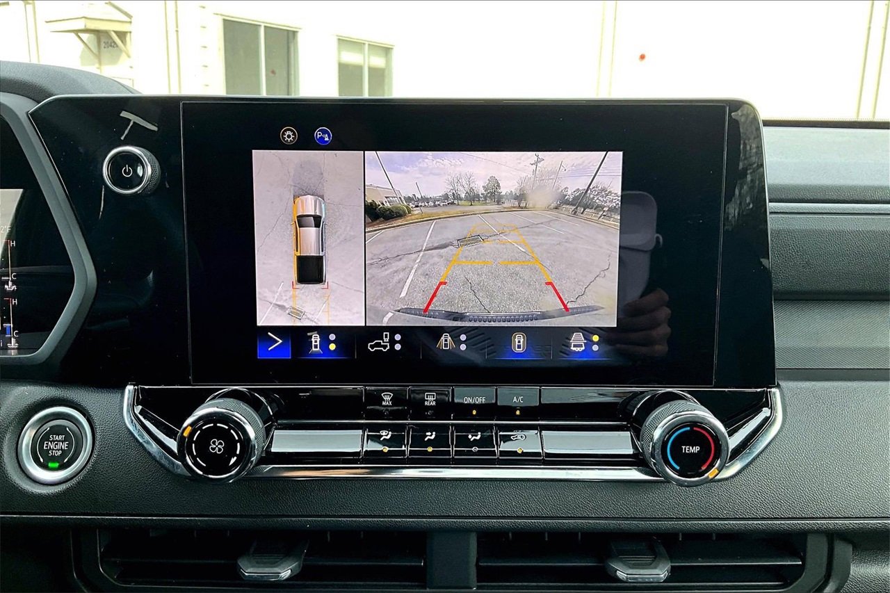 Used 2023 Chevrolet Colorado Trail Boss w/ Technology Package image 13