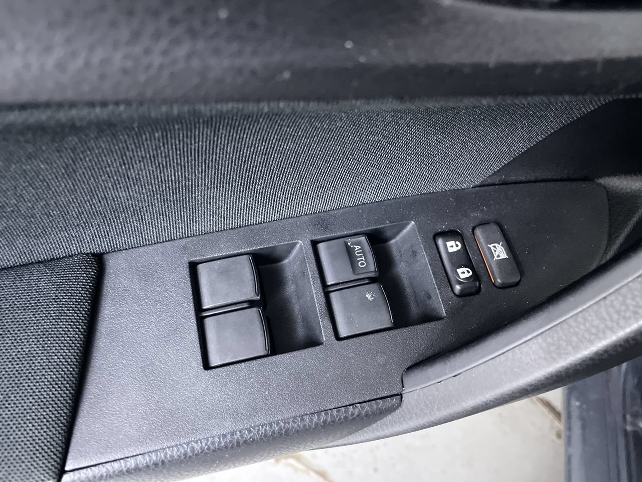 Used 2018 Toyota Corolla LE FWD image 11