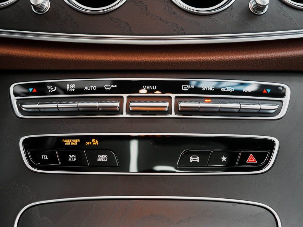 Used 2022 Mercedes-Benz E 450 4MATIC Sedan w/ Driver Assistance Package image 21