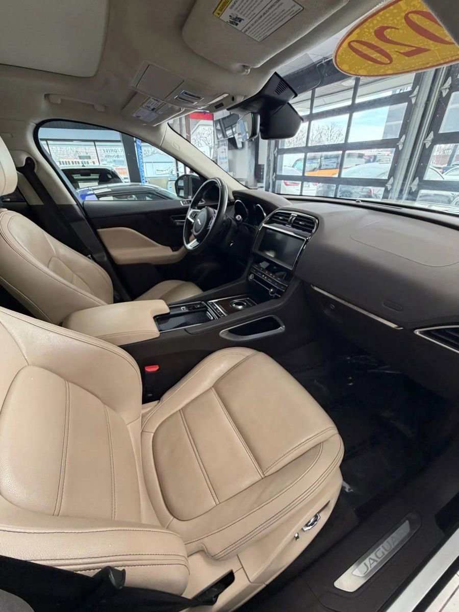Used 2020 Jaguar F-PACE Prestige image 13