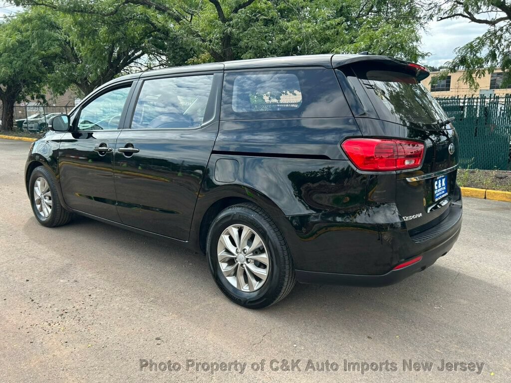 Used 2019 Kia Sedona L FWD image 16