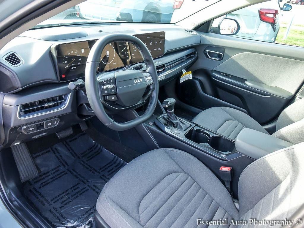 Used 2025 Kia K4 EX image 10