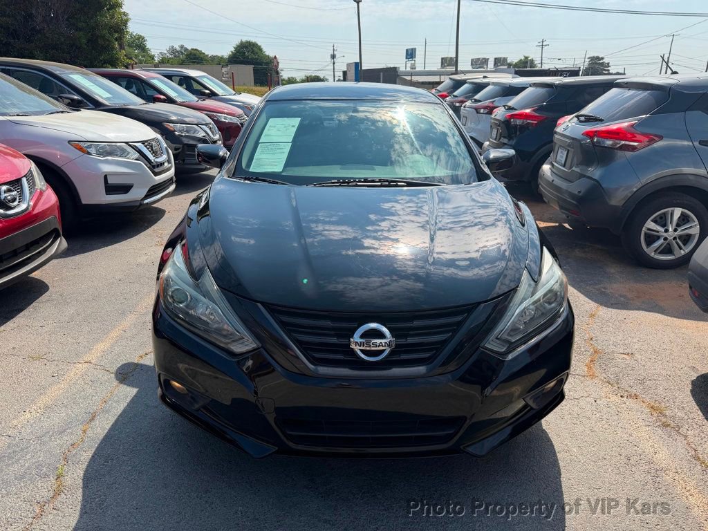 Used 2018 Nissan Altima 2.5 SR w/ SR Midnight Edition FWD image 2