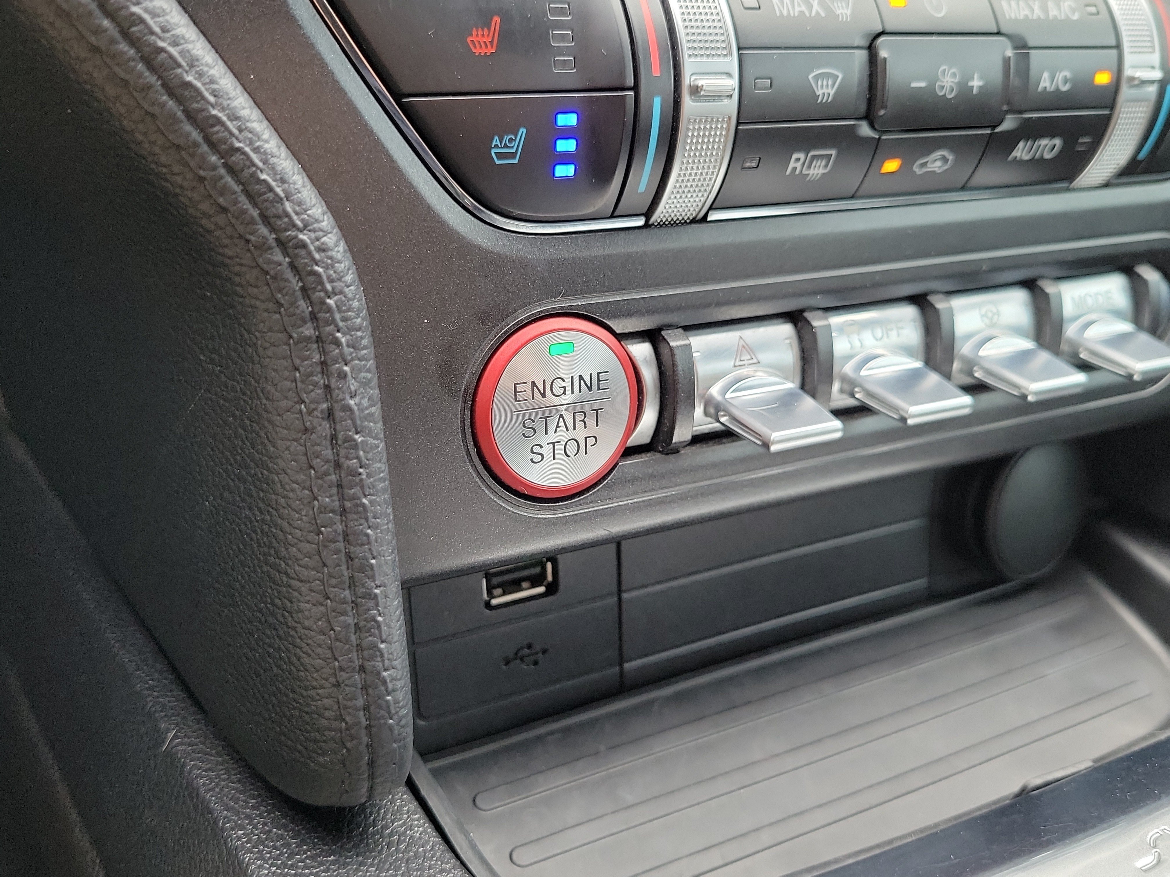 Used 2019 Ford Mustang GT Premium RWD image 27