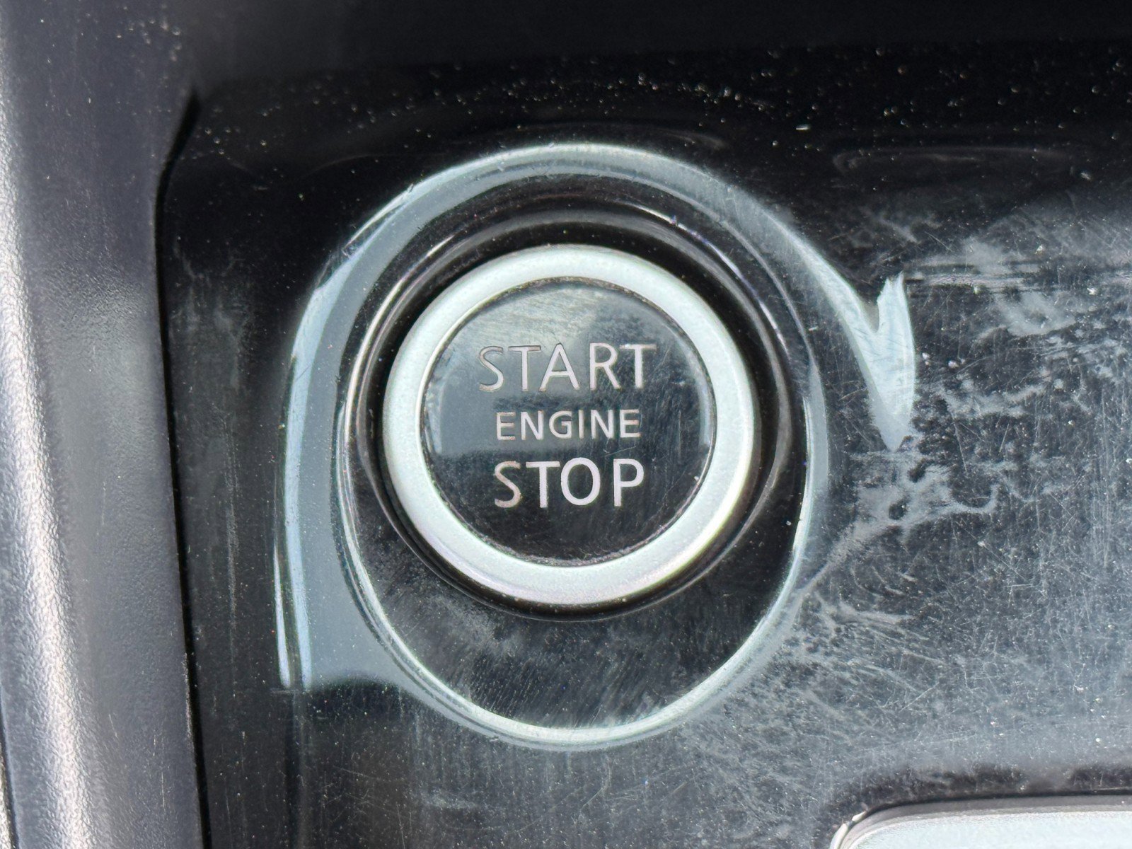 Used 2020 Nissan Versa S image 25