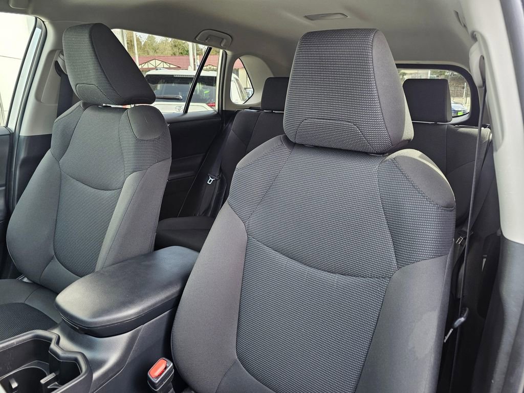 Certified 2025 Toyota RAV4 LE AWD/4WD image 21