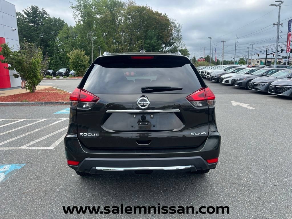 Used 2017 Nissan Rogue SL w/ SL Premium Package AWD/4WD image 6