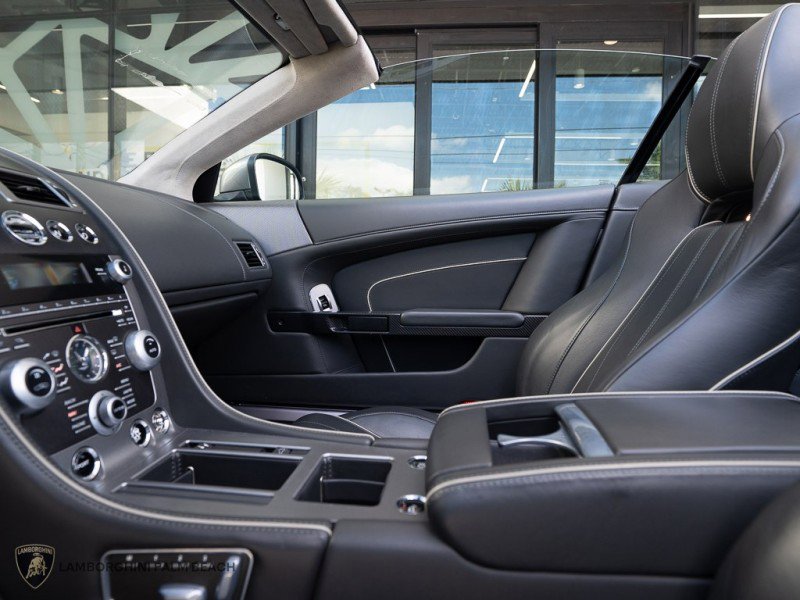 Used 2015 Aston Martin DB9 Volante image 16