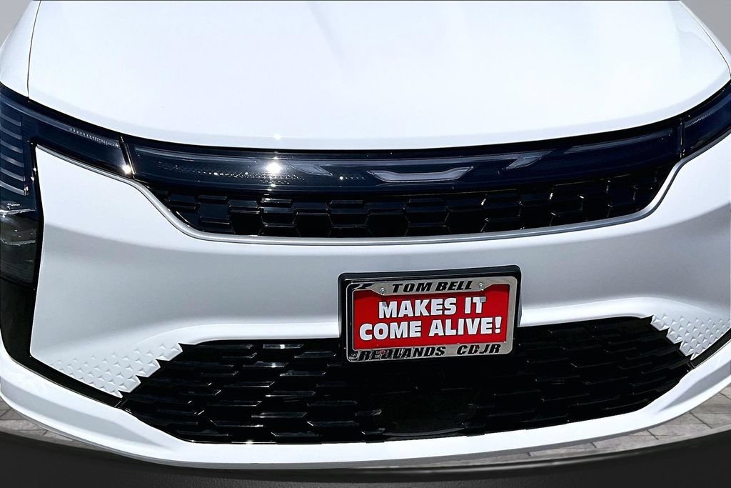 New 2027 Chrysler Pacifica Select FWD image 30