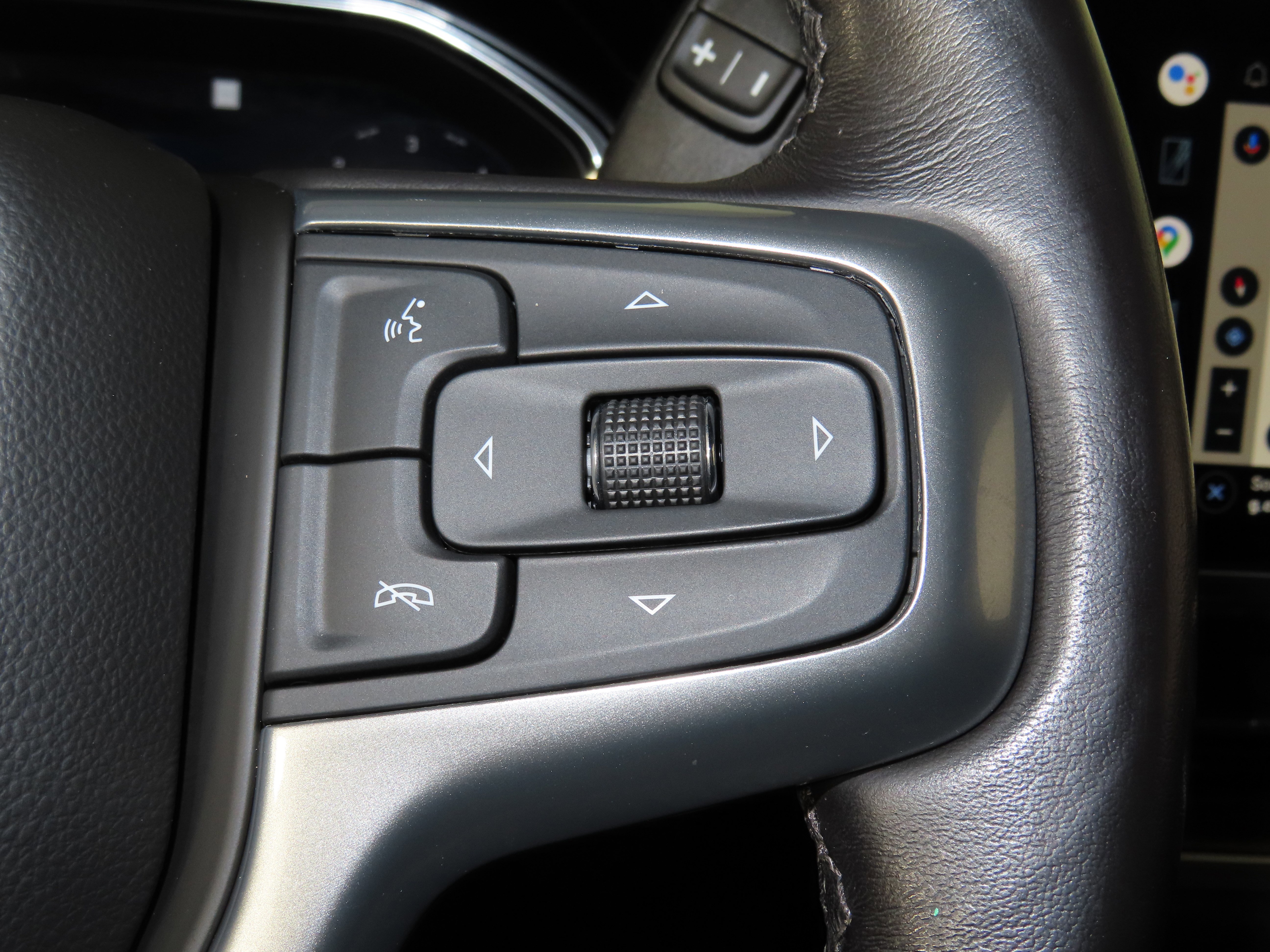 Used 2022 Chevrolet Silverado 1500 LT AWD/4WD image 30