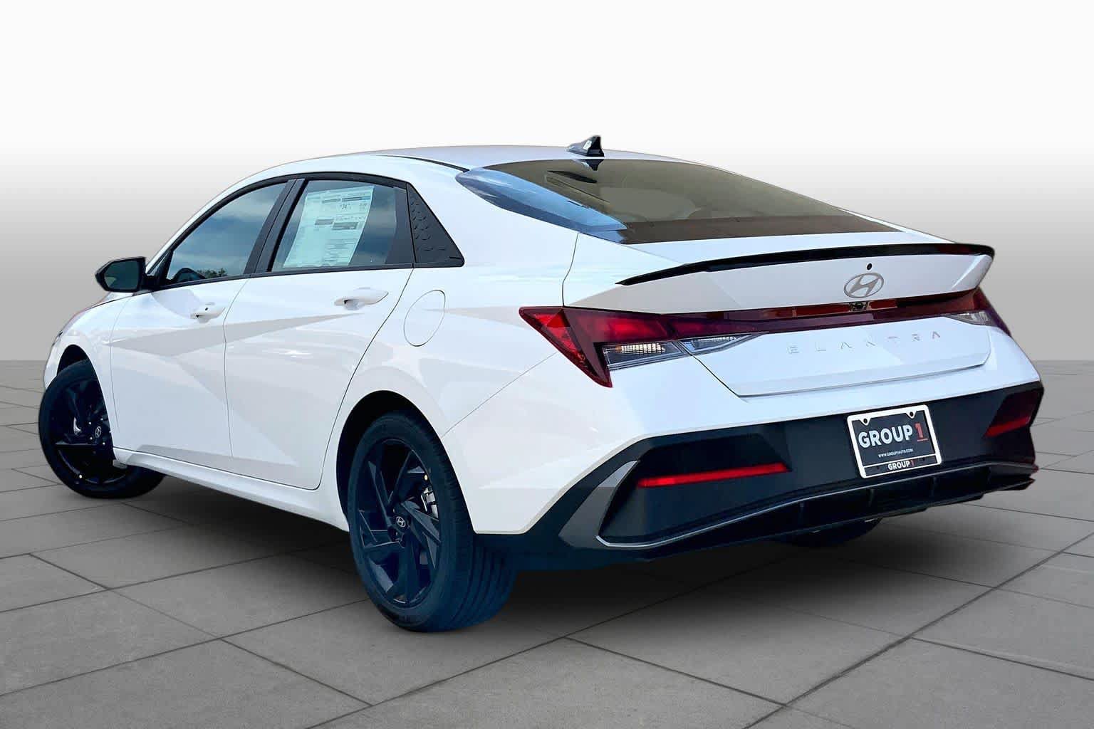 New 2026 Hyundai Elantra SEL Sport FWD image 12