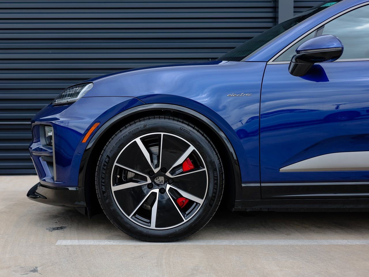 New 2025 Porsche Macan Turbo Electric image 11