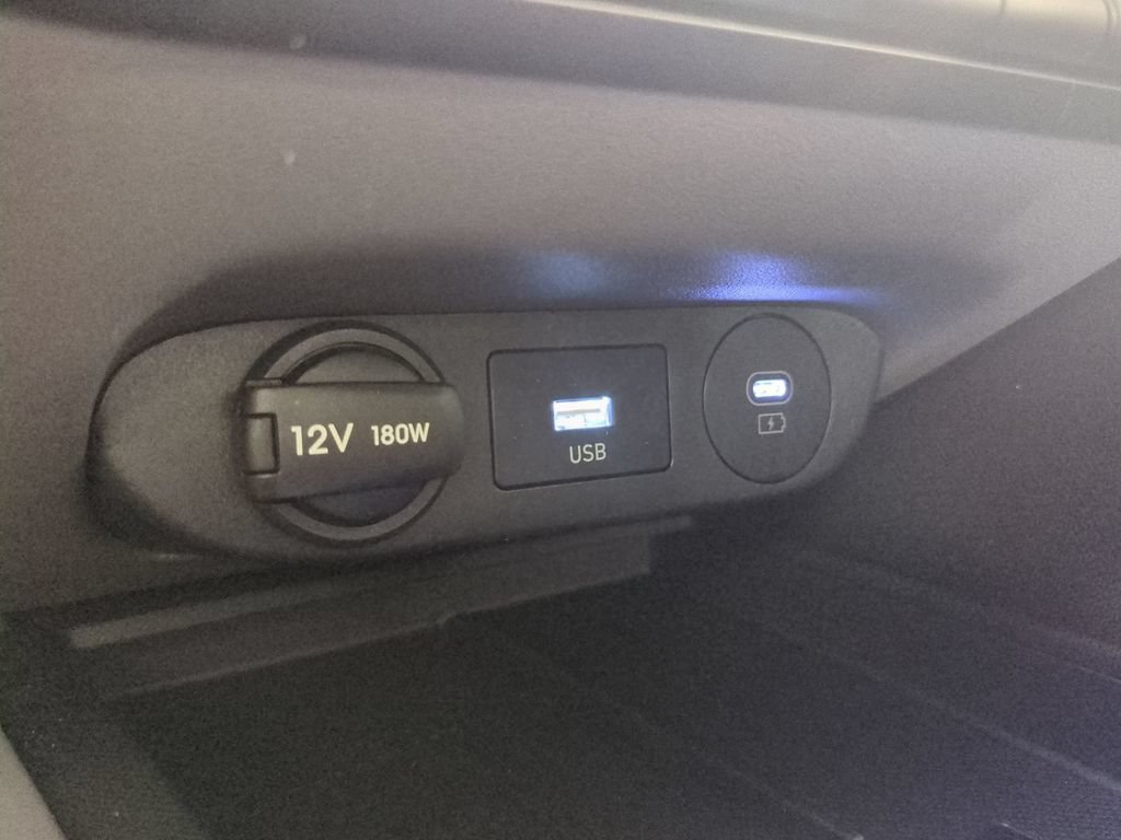 Used 2025 Hyundai Elantra Sport FWD image 24