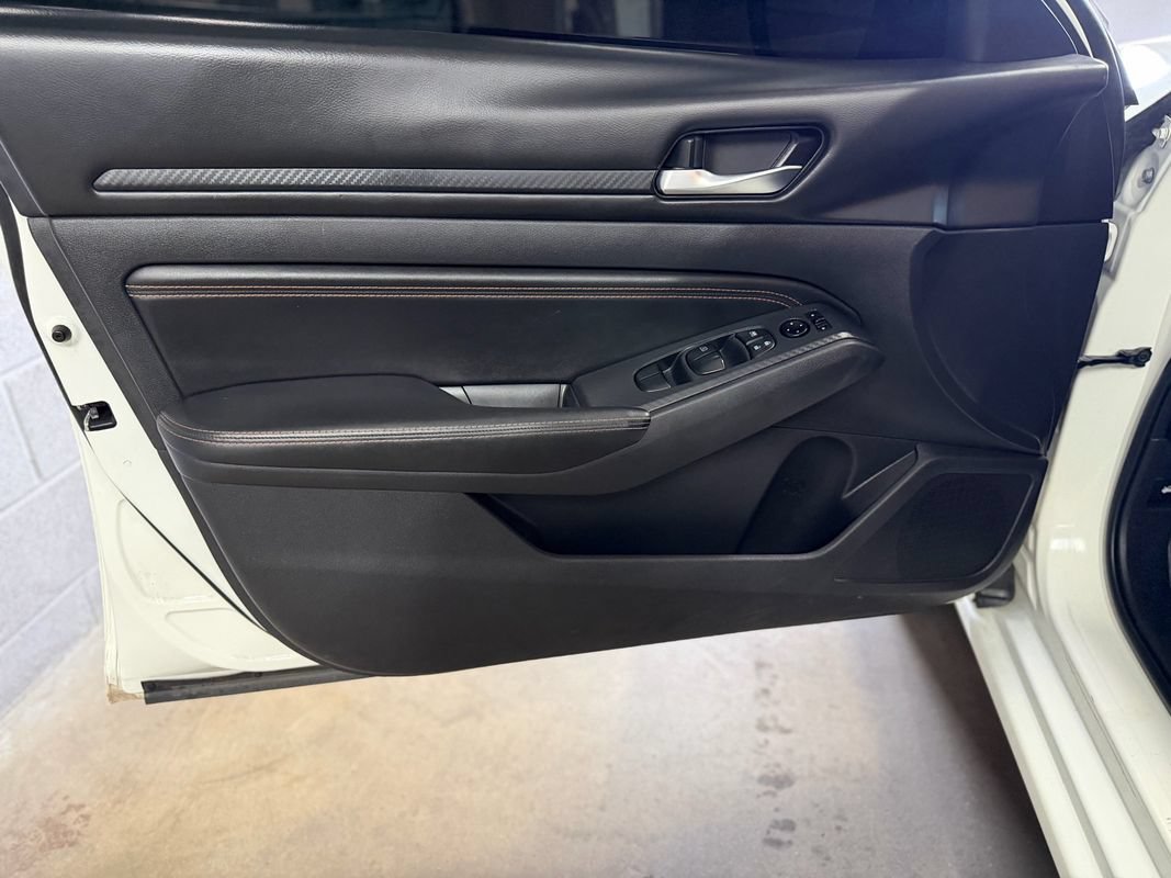 Used 2020 Nissan Altima 2.5 SR FWD image 17