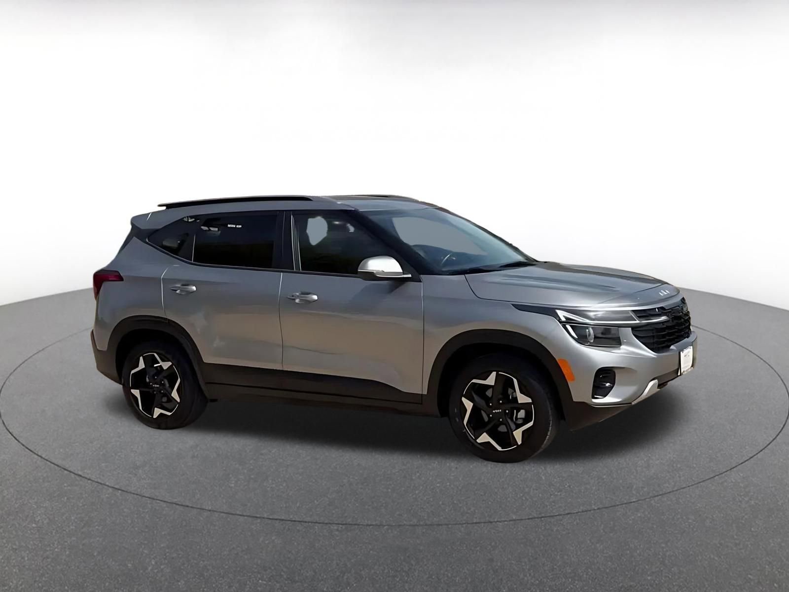 Used 2025 Kia Seltos S image 2