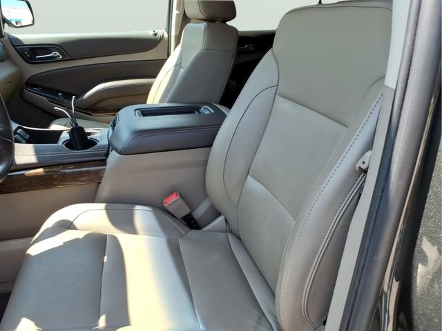 Used 2019 Chevrolet Suburban LT w/ Luxury Package AWD/4WD image 18
