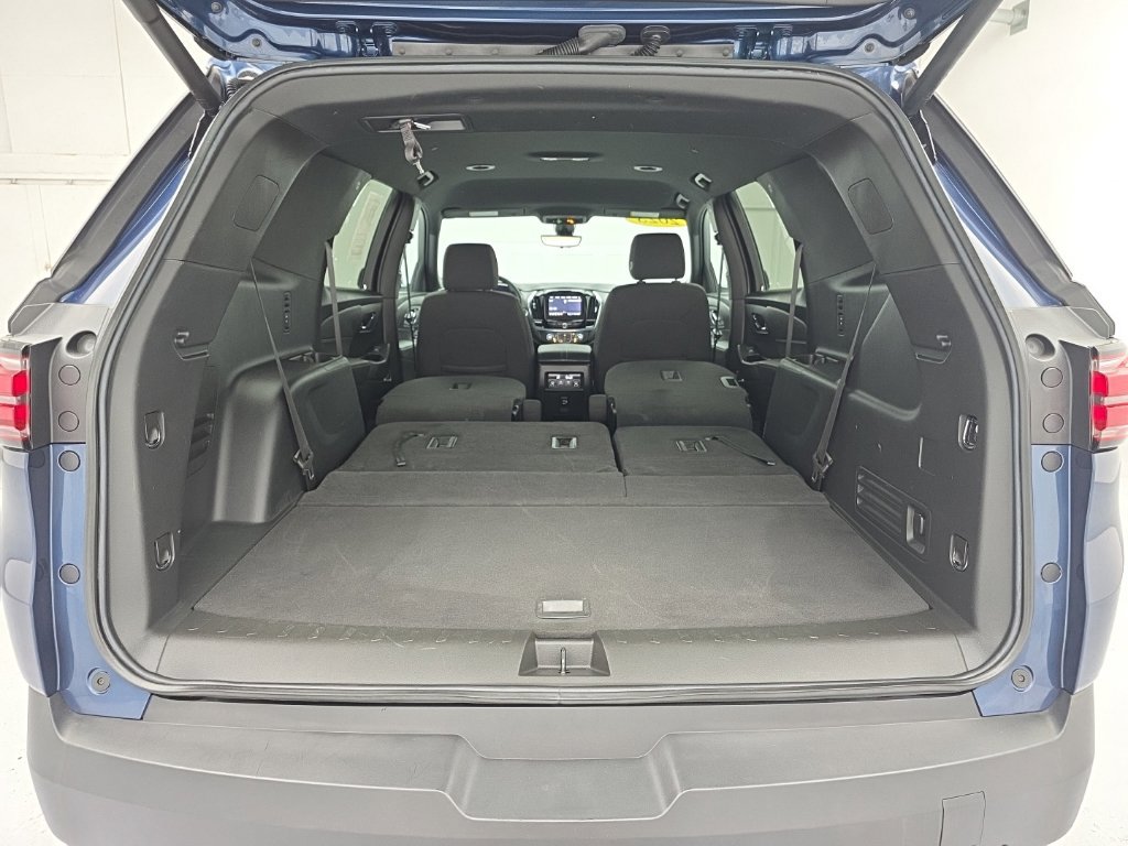 Used 2023 Chevrolet Traverse LT w/ Rear Camera Mirror Package AWD/4WD image 59