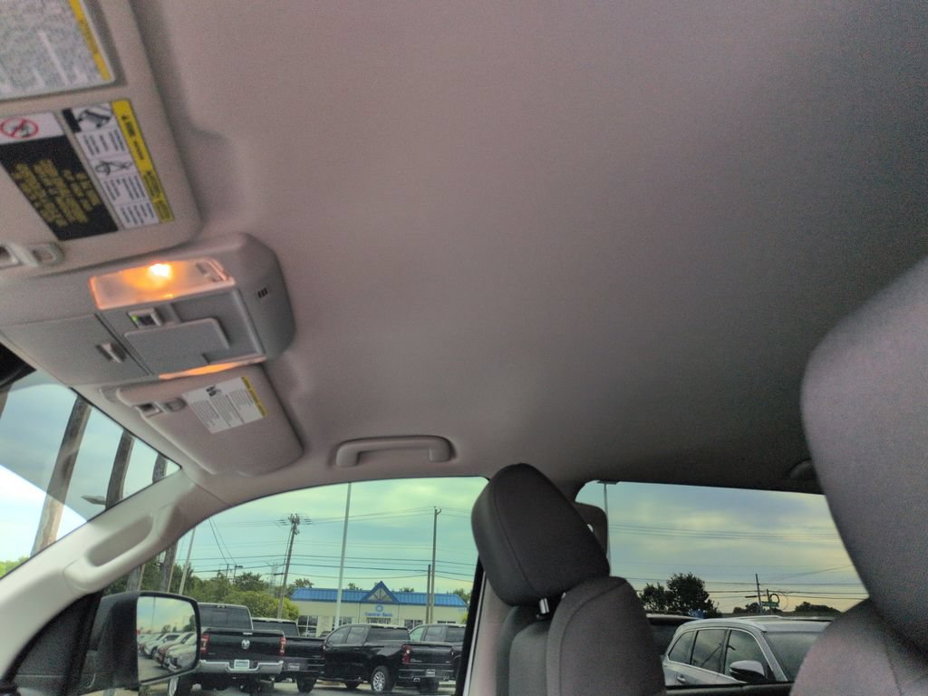 Used 2020 Toyota Tundra SR5 w/ SR5 Convenience Package AWD/4WD image 21