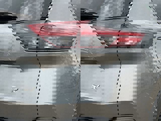 Used 2023 Nissan Rogue SV image 7