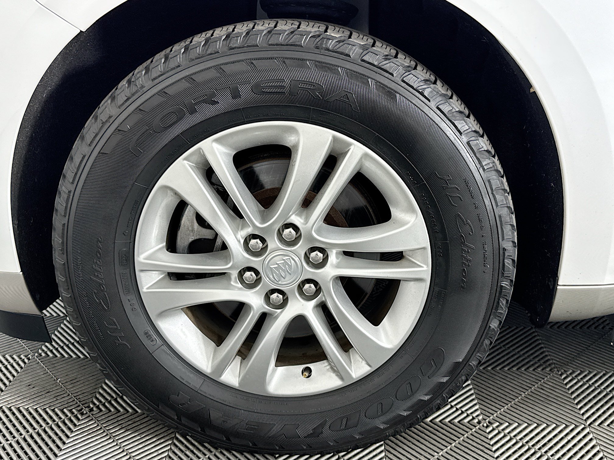 Used 2019 Buick Enclave Essence AWD/4WD image 69