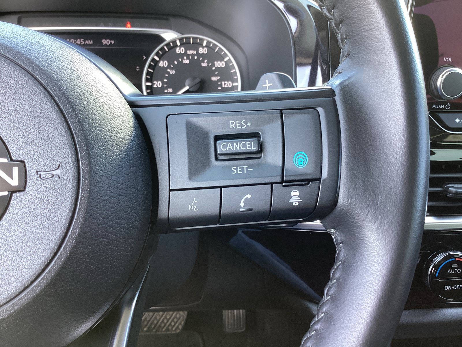 Used 2024 Nissan Pathfinder SV FWD image 19