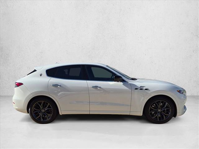 Used 2024 Maserati Levante GT Ultima AWD/4WD image 3