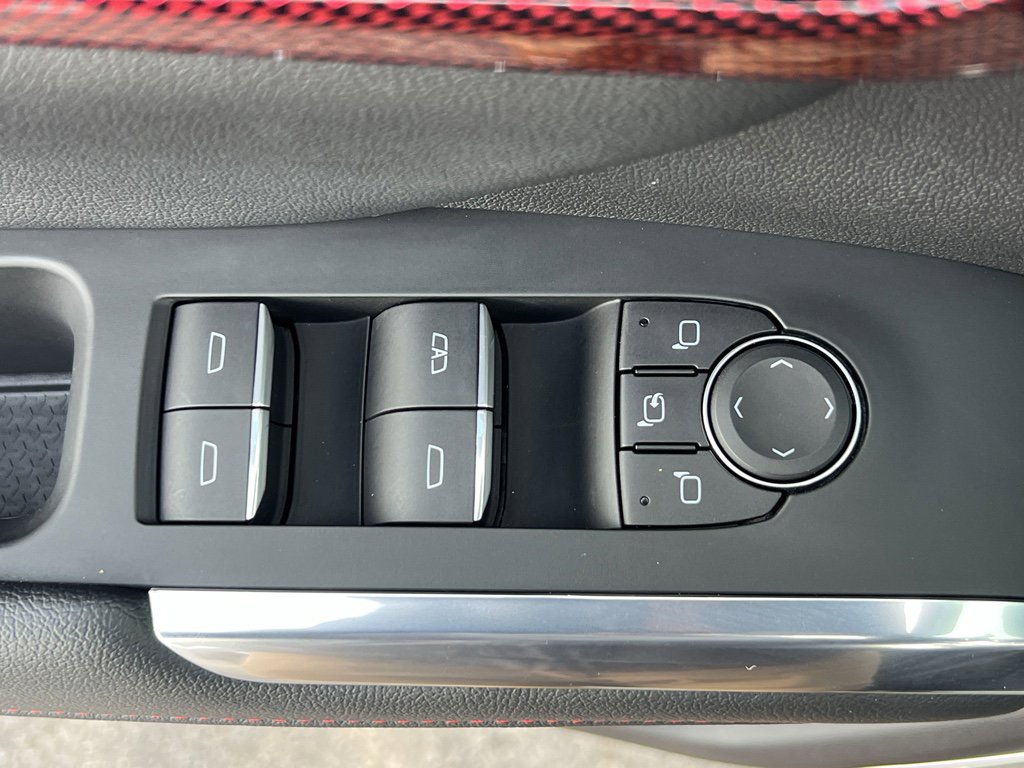 Used 2024 Chevrolet Traverse RS image 12