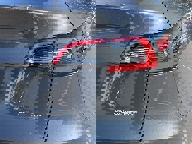 Used 2022 Tesla Model Y Long Range image 7