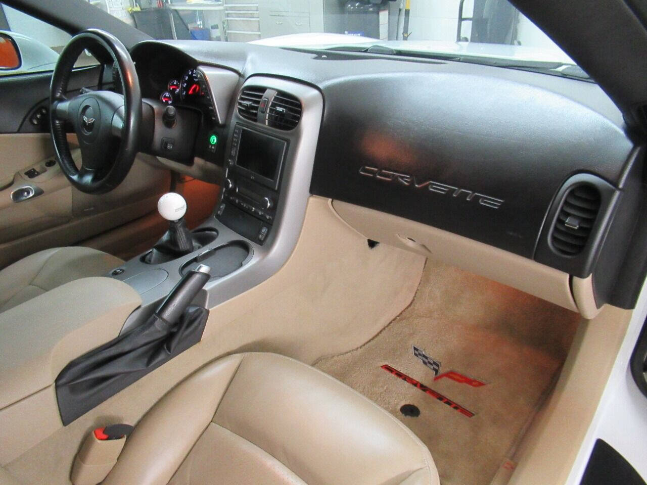 Used 2006 Chevrolet Corvette Convertible w/ Preferred Equipment Group RWD image 23