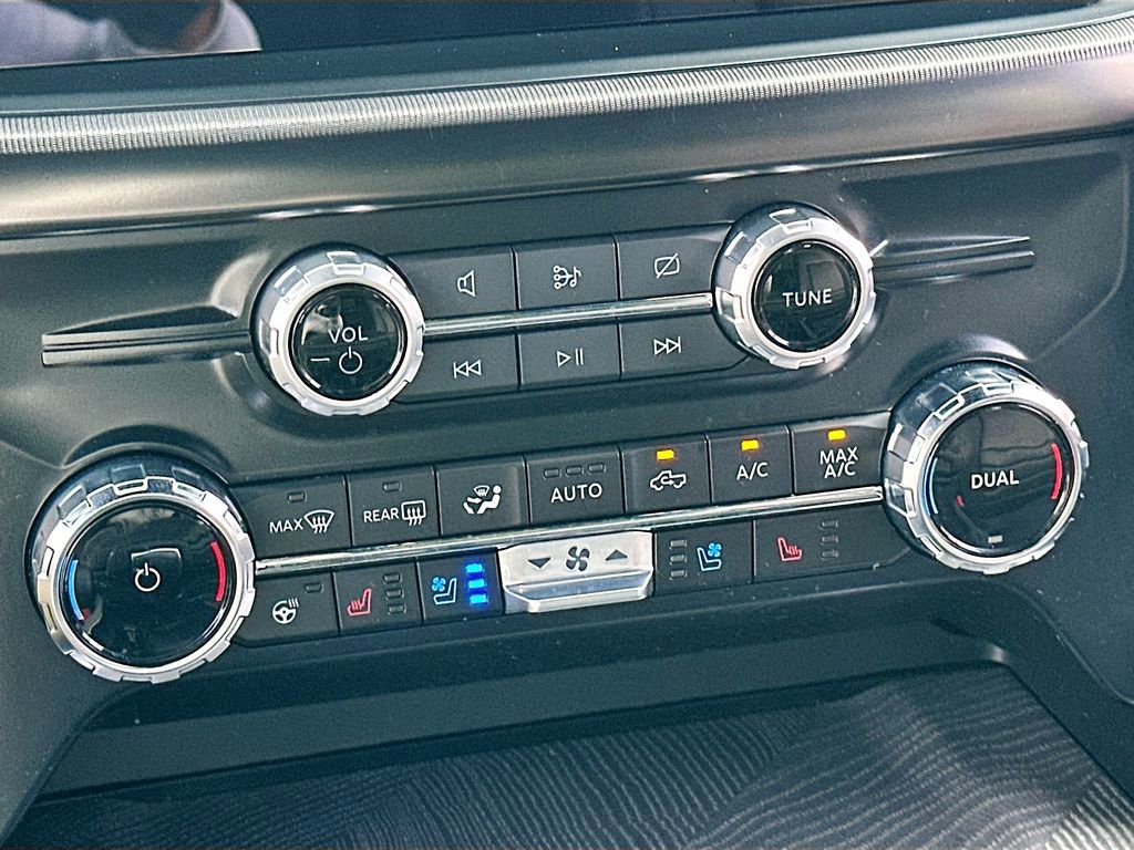 Used 2023 Ford F150 Platinum w/ Equipment Group 701A High image 16