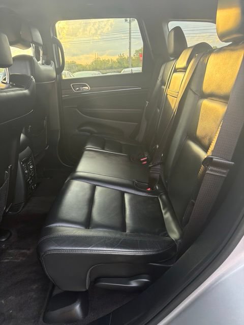 Used 2019 Jeep Grand Cherokee Limited AWD/4WD image 9
