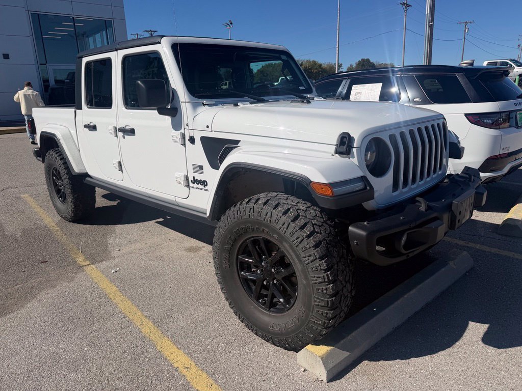 Used 2023 Jeep Gladiator Sport AWD/4WD image 3