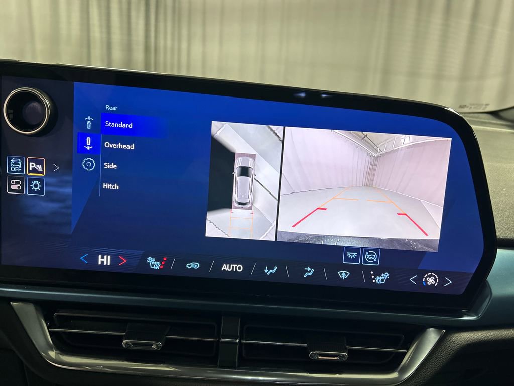 Used 2024 Chevrolet Equinox EV LT image 18