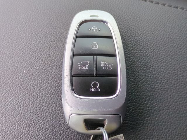 Certified 2025 Hyundai Tucson Limited FWD image 33