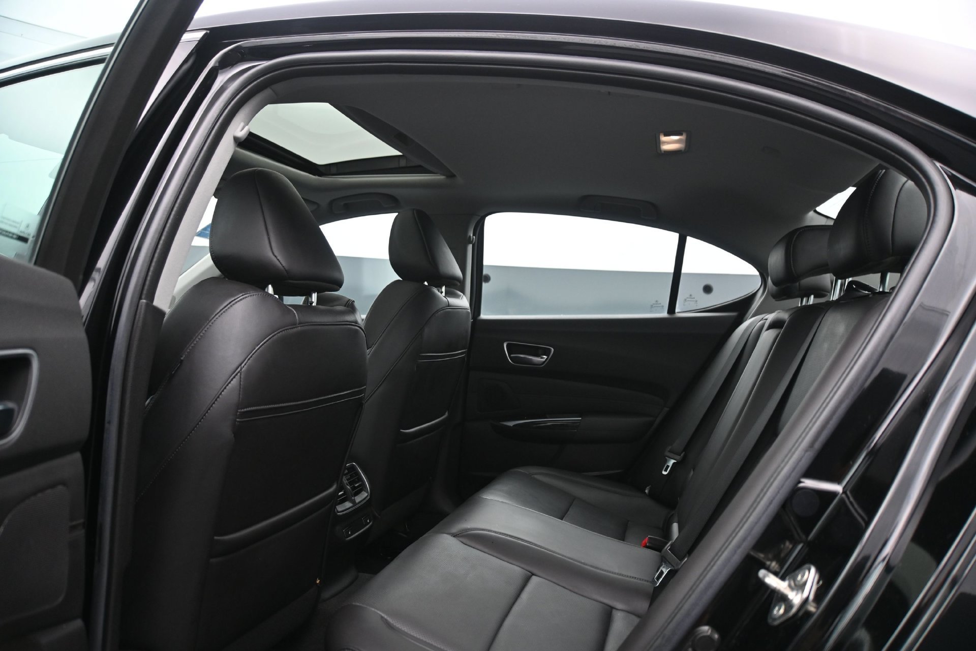 Used 2019 Acura TLX w/ Technology Package AWD/4WD image 15