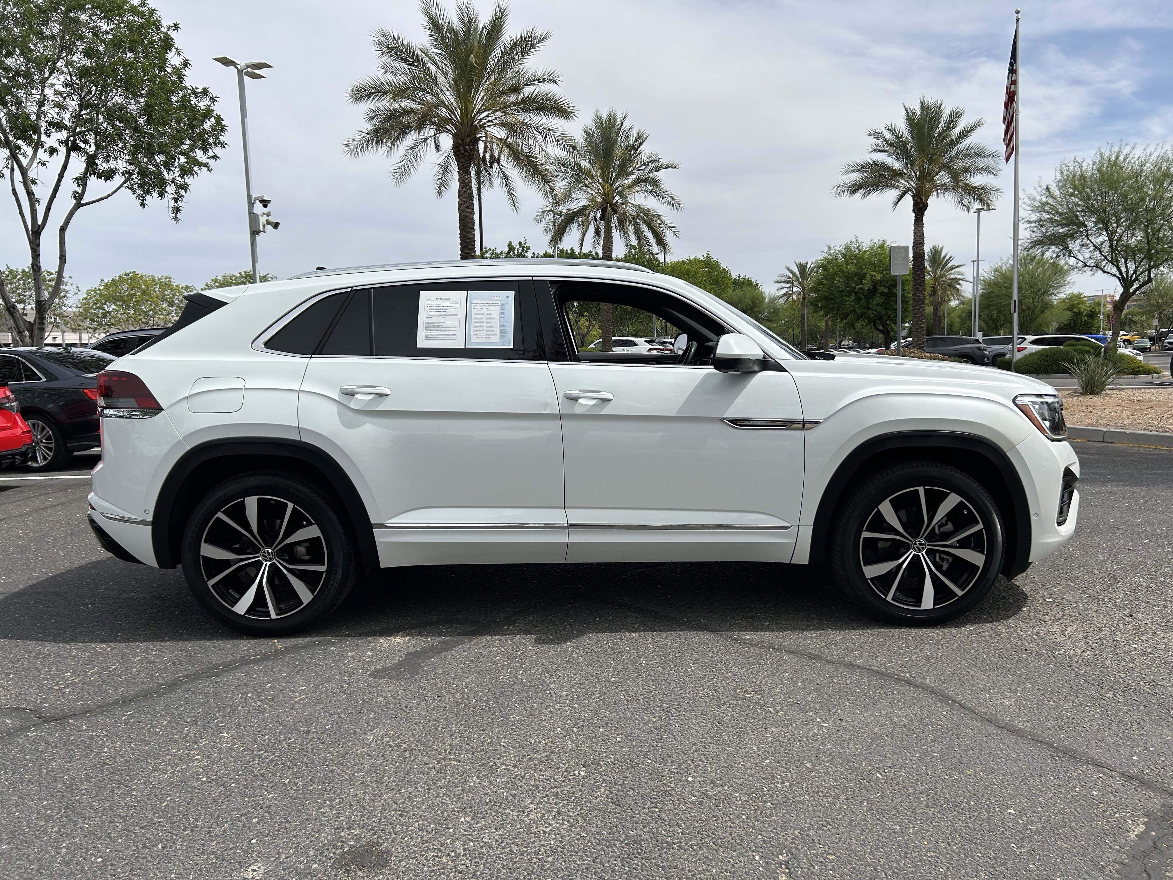 Used 2025 Volkswagen Atlas Cross Sport SEL Premium R-Line AWD/4WD image 4
