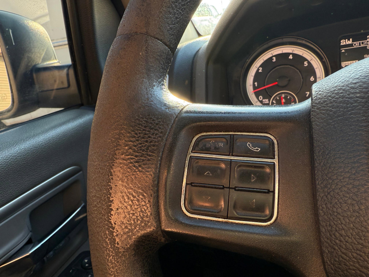 Used 2016 RAM 1500 Classic SLT image 33