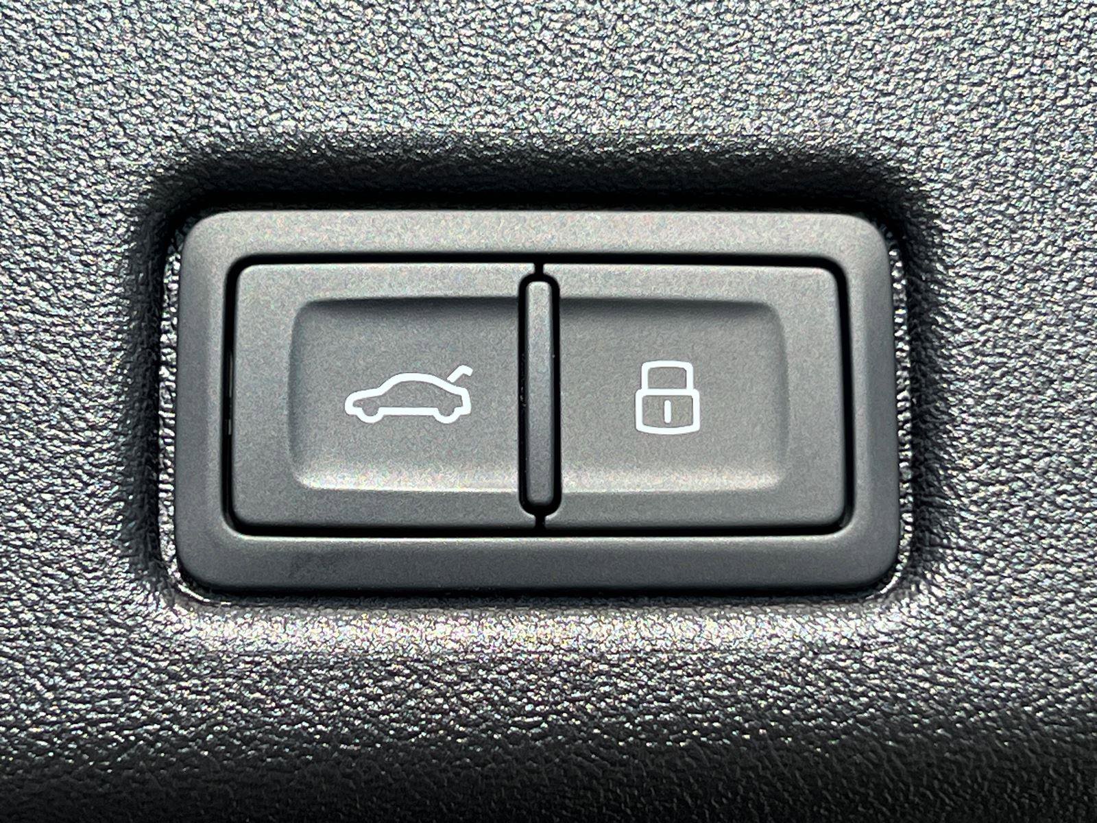 New 2025 Audi Q5 Prestige image 13