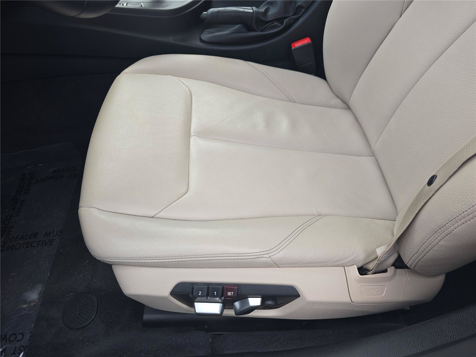 Used 2018 BMW 320i Sedan RWD image 15