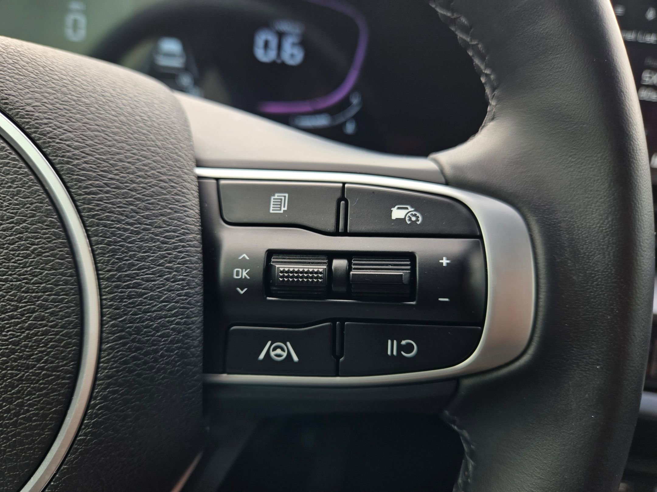 Used 2025 Kia Sportage EX image 25