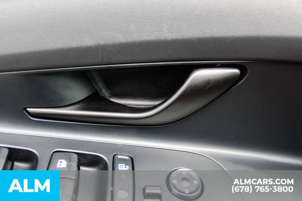 Used 2025 Hyundai Elantra Sport image 38