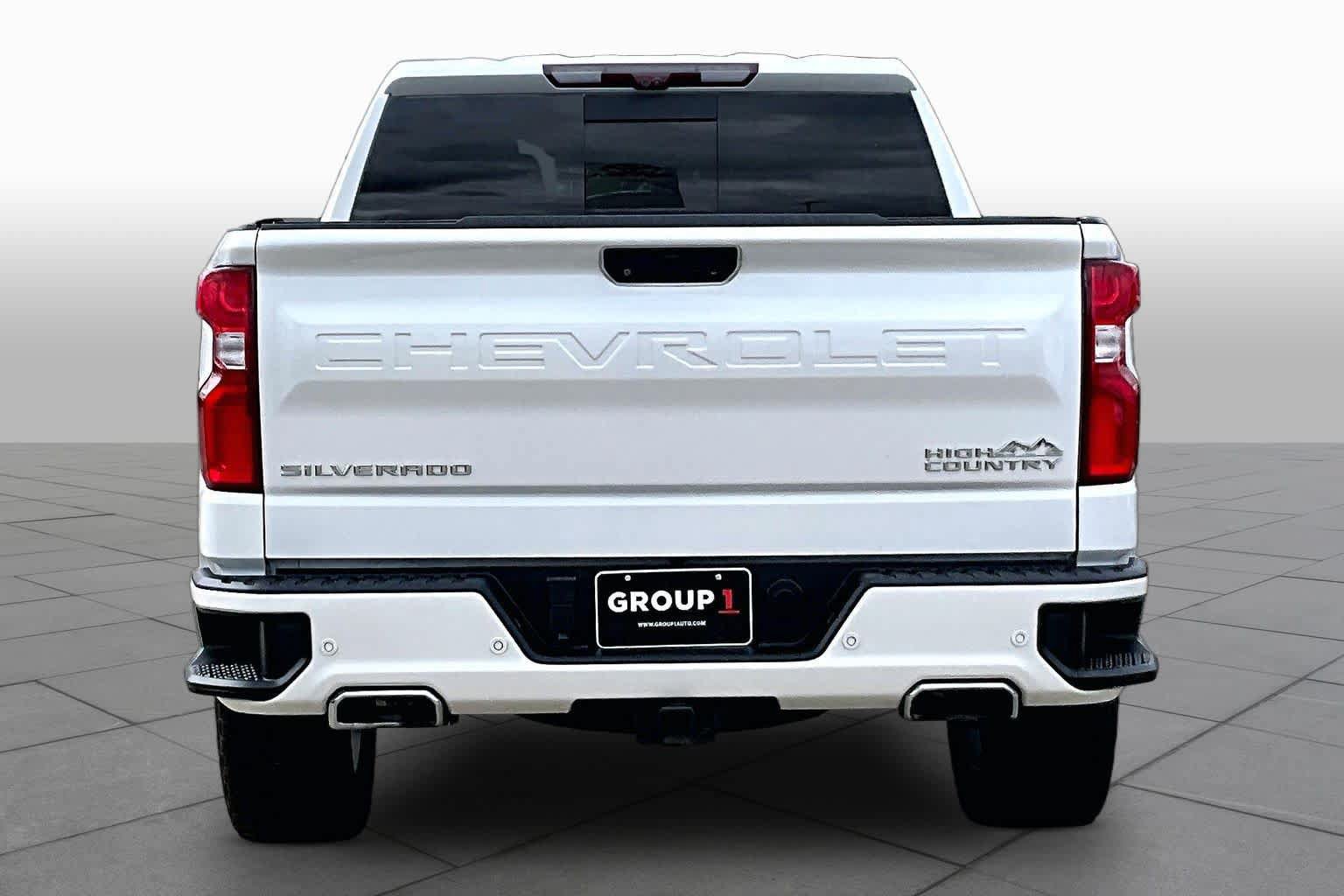 Used 2021 Chevrolet Silverado 1500 High Country w/ Technology Package AWD/4WD image 4