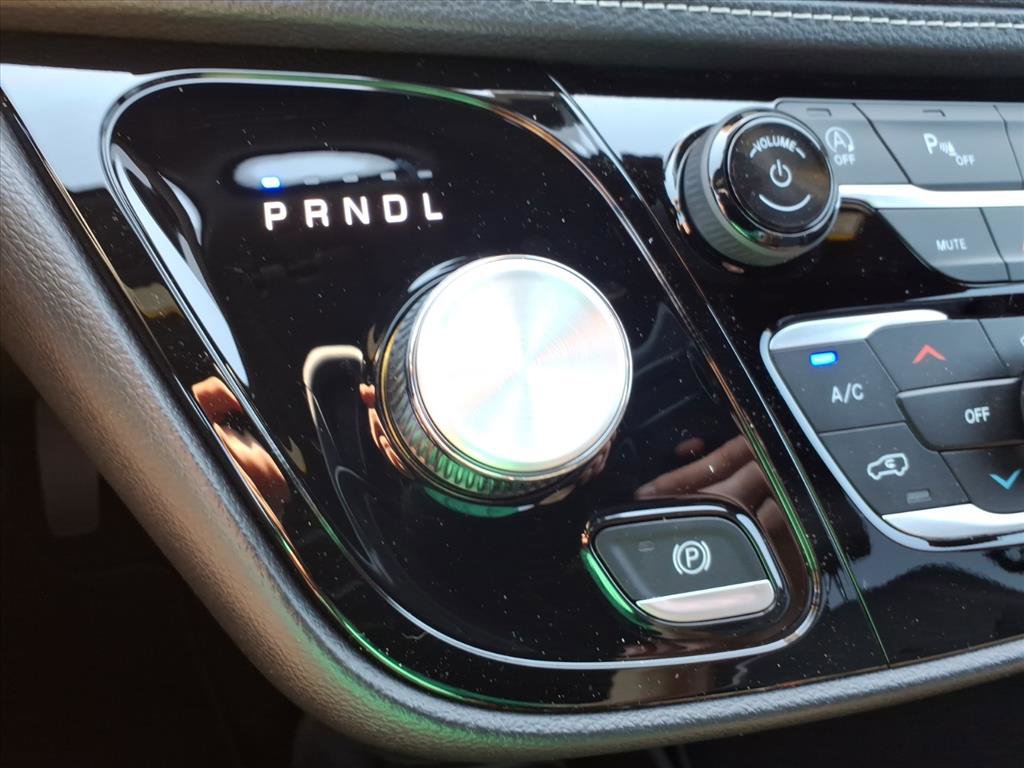 New 2027 Chrysler Pacifica Select FWD image 29