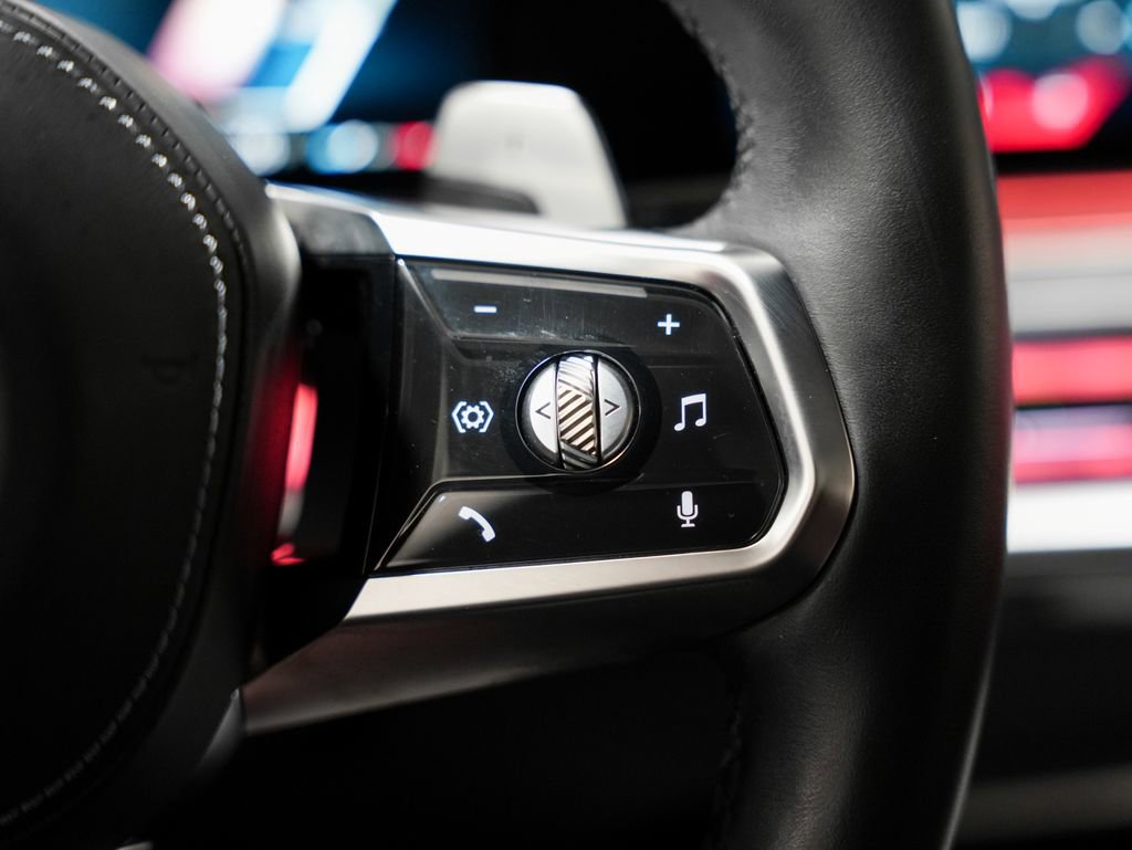 Used 2023 BMW 760i xDrive w/ Executive Package image 16