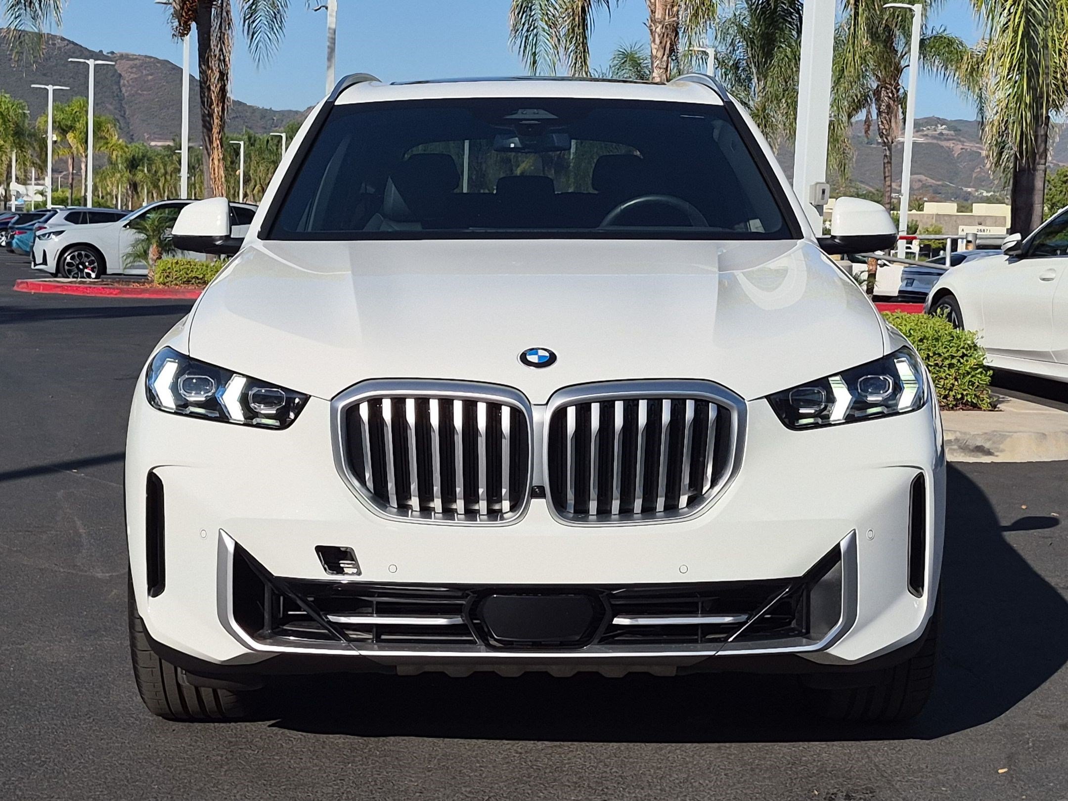 Used 2026 BMW X5 xDrive40i w/ Premium Package AWD/4WD image 3