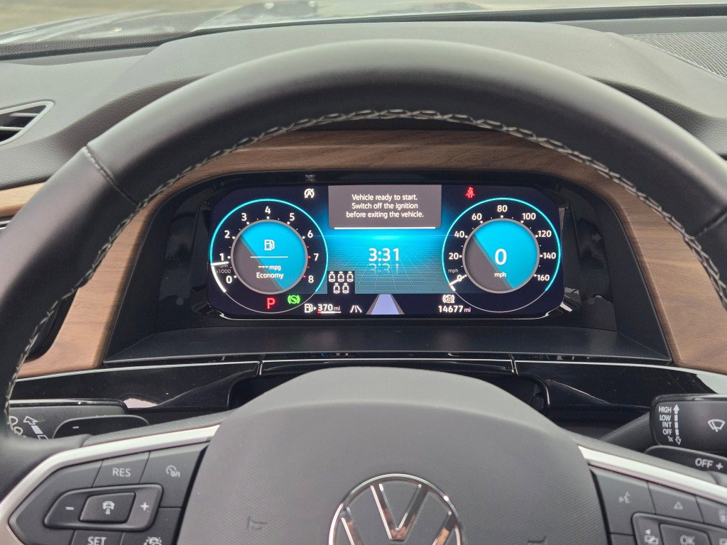 Used 2025 Volkswagen Atlas SE image 32