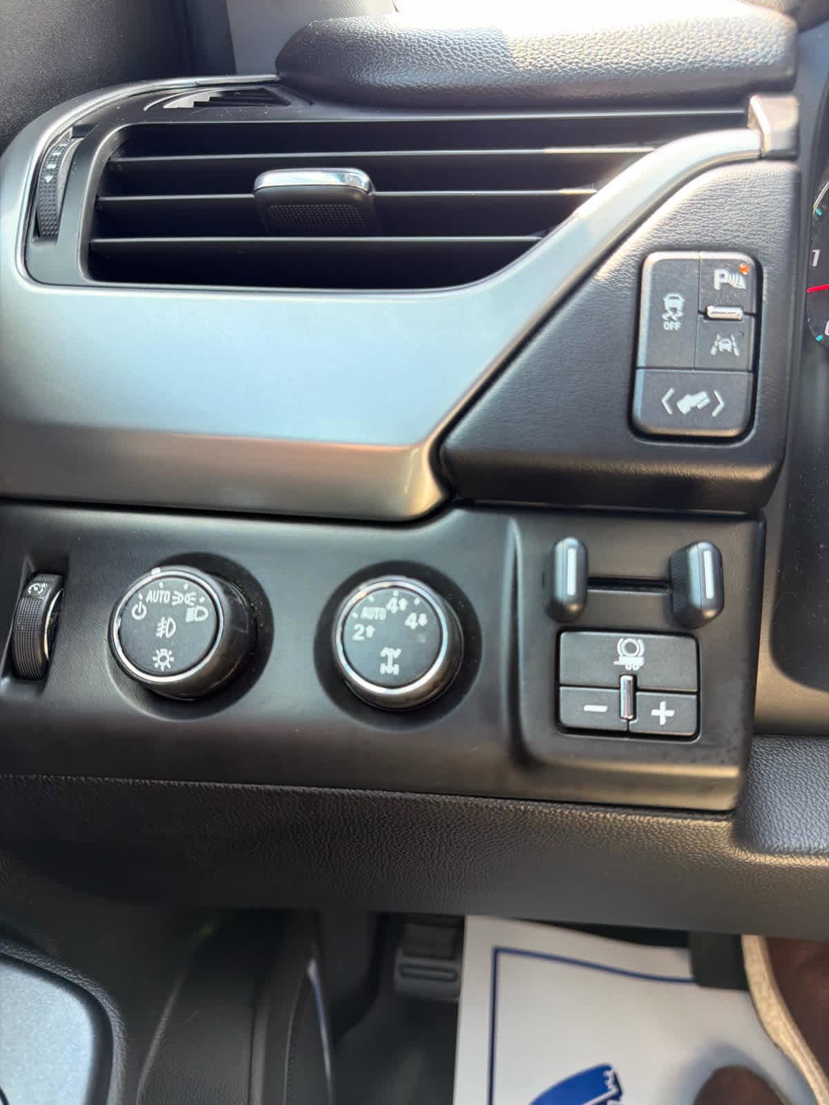 Used 2016 Chevrolet Tahoe LTZ image 21
